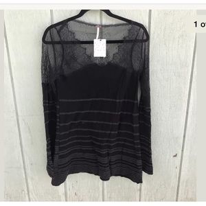 ISO IN BLACK M-L DOEE ANYONE KNOE THE NAME?